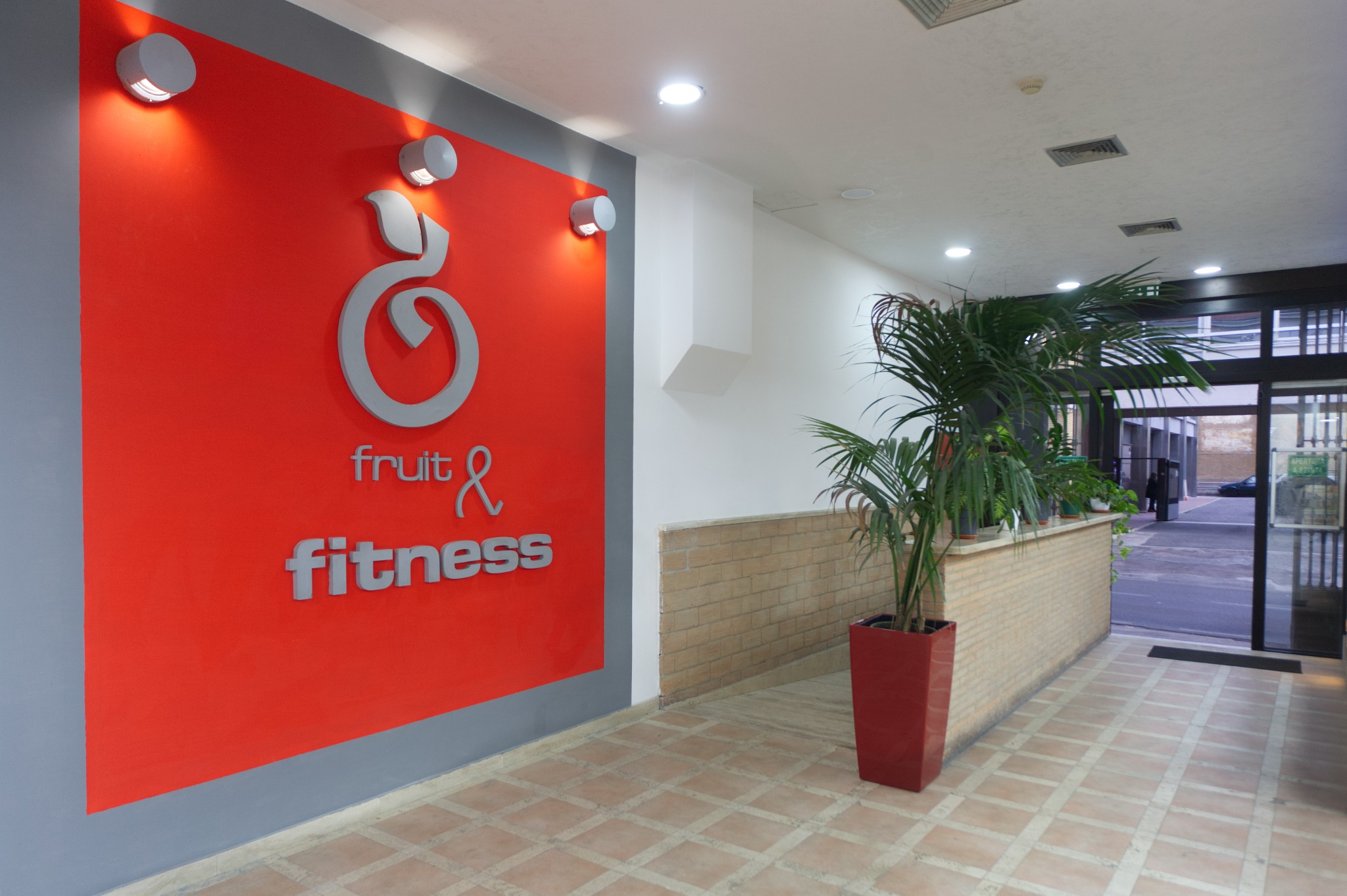 Area di accoglienza interna Fruit & Fitness